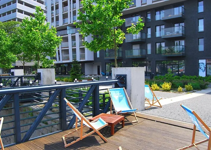 Two Towers Old Town Apartments-City Center-By The River-Observation Terrance On The Roof-Free Parking