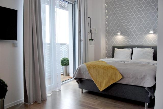 Apartment Two Towers Riverside: Old Town Rooftop Retreat *