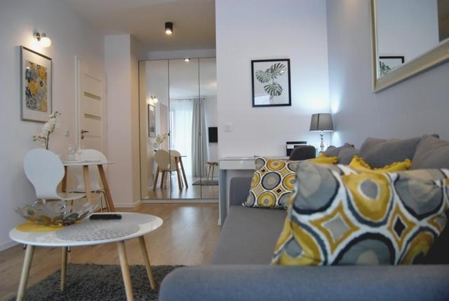 Two Towers Riverside: Old Town Rooftop Retreat Apartment Wroclaw