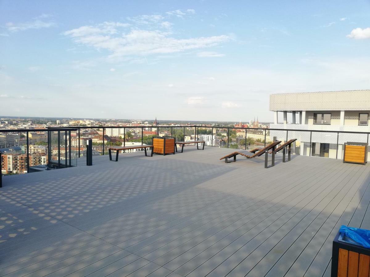 Two Towers Riverside: Old Town Rooftop Retreat Apartment Wroclaw